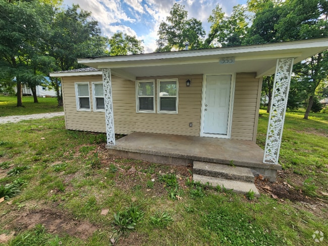 Building Photo - 355 W Neosho St Rental