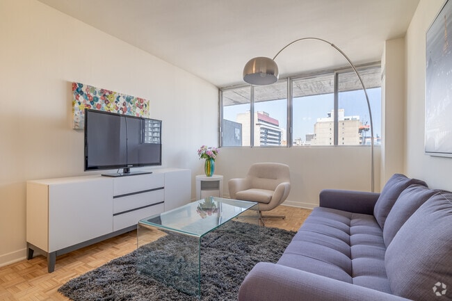 1BR, 1BA - 570SF - Living Room - 2021 Av Atwater