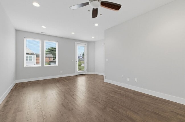 Photo - Modern 2 Bedroom Townhouse