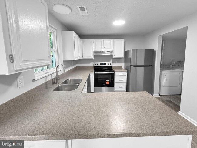 Building Photo - 6723 Kernel Ct