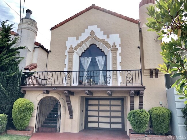 Building Photo - 1537 34th Ave