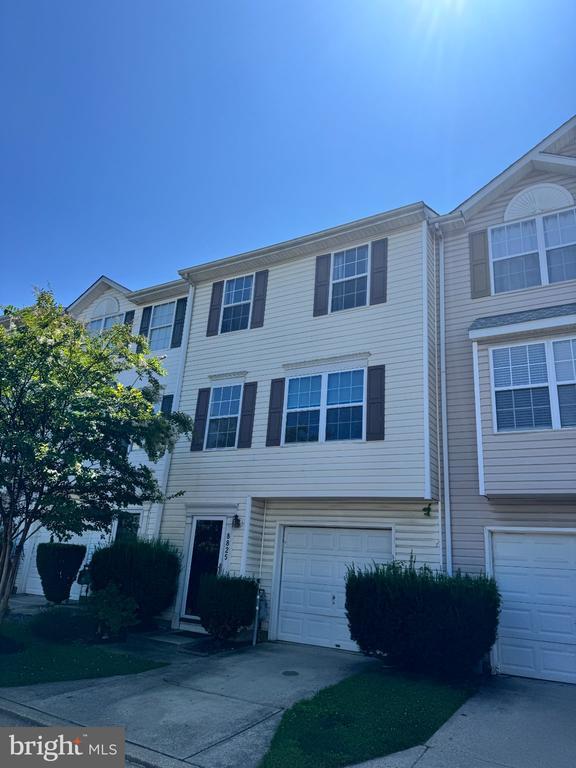 Building Photo - 8825 Goose Landing Cir
