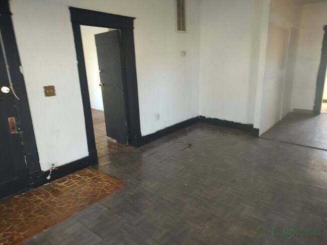Photo - 604 W C Ave