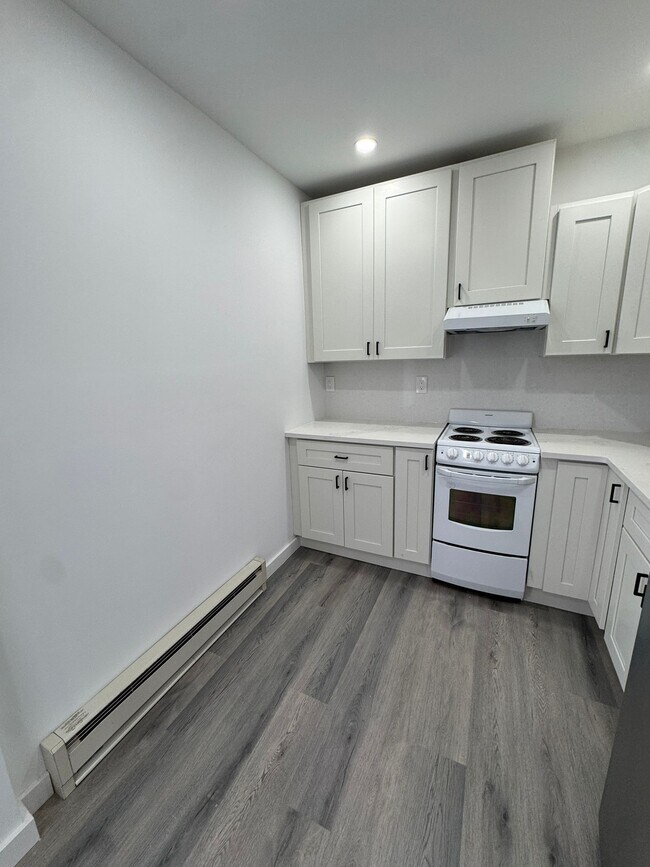 Photo - 96 Broughton Ave Unit 2