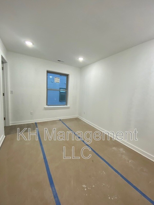 Photo - 3932-36 Mt Vernon St