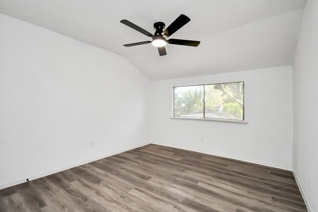 Photo - 7022 Castleview Ln