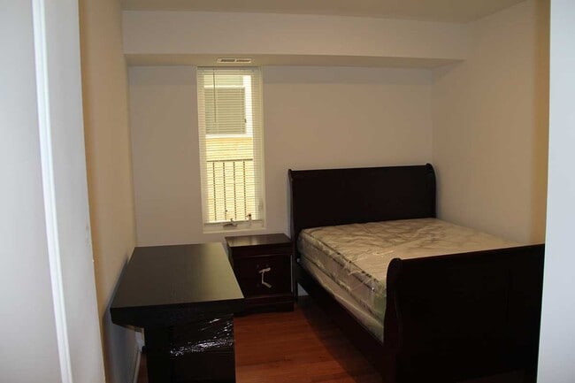 Photo - 329 N 40th St Unit 2