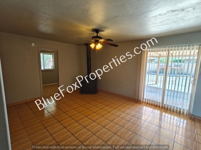 Photo - 5952 E 25th St