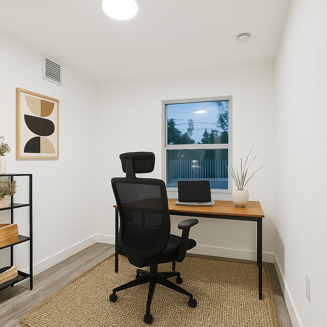 Photo - 724 Burlington St