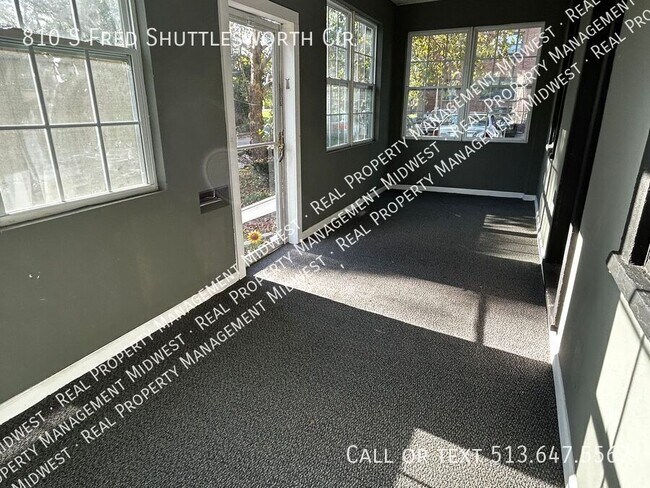 Photo - 810 S Fred Shuttlesworth Cir