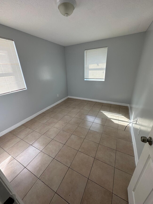 Photo - 1579 W 23rd St Apartamentos Unidad 4