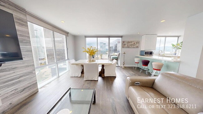 Photo - 2160 Century Park E