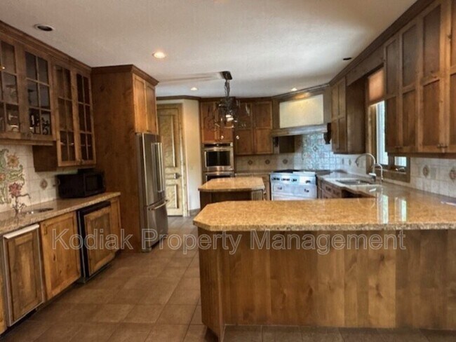 Photo - 3608 E Crest Mount Cir