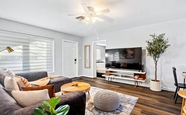 Photo - 2117 Longwood Rd