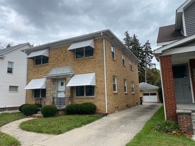 Photo - 3712 Douglas Rd Unit Upper