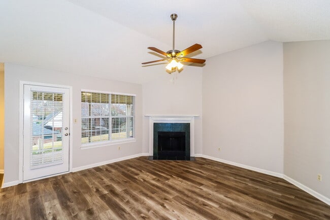 Photo - 2204 Stone Stream Dr