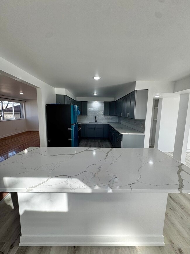 Photo - 4656 W 87th St