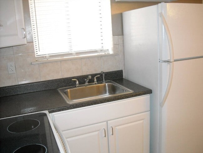 Photo - 61 Furness Pl