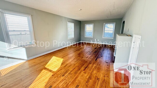 Photo - Beautiful 3 Bedroom 2 Bathroom in Kansas City