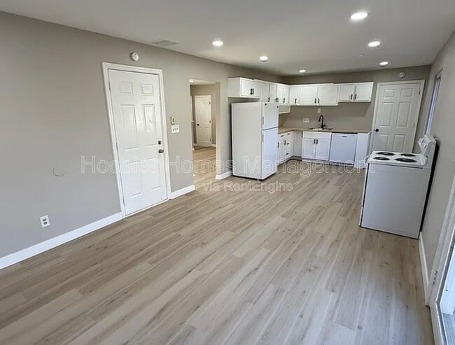 Photo - 1412 Wolf Ct