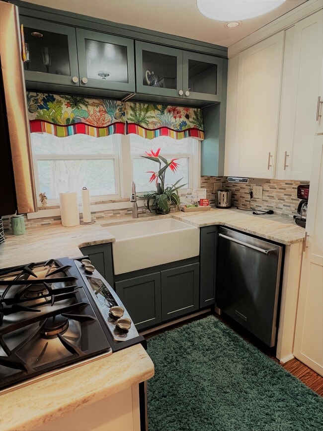 Building Photo - 615 15th St Unit 1