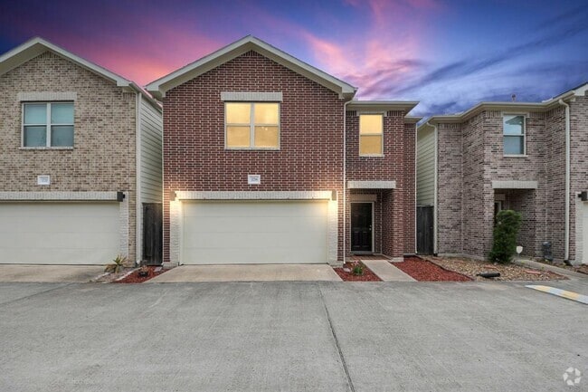 Building Photo - 3718 Main Poplar Dr Rental
