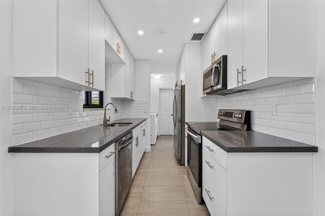 680 W 50th Pl