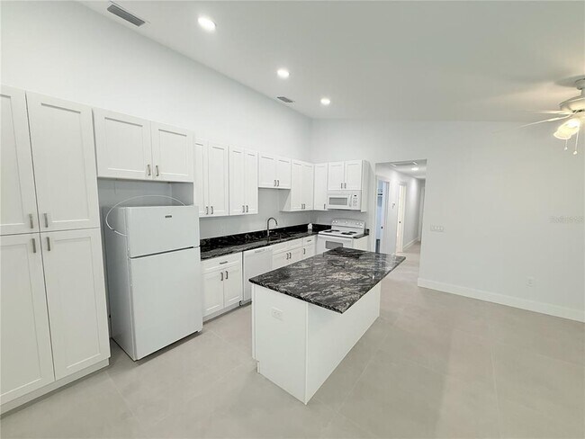 Photo - 1013 3rd St W