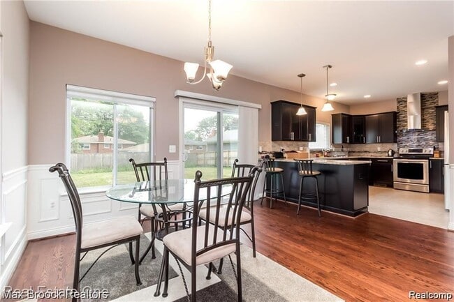 Photo - 2806 Benjamin Ave