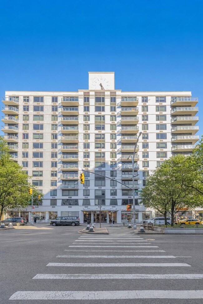 250 E Houston St Unit 9C