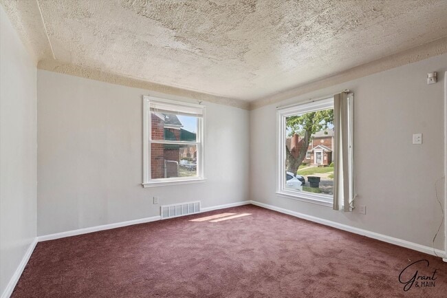 Photo - $1350 3 bedroom bungalow