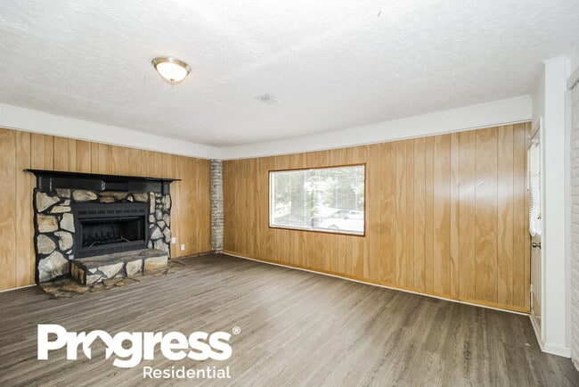 Photo - 6185 Marilla St