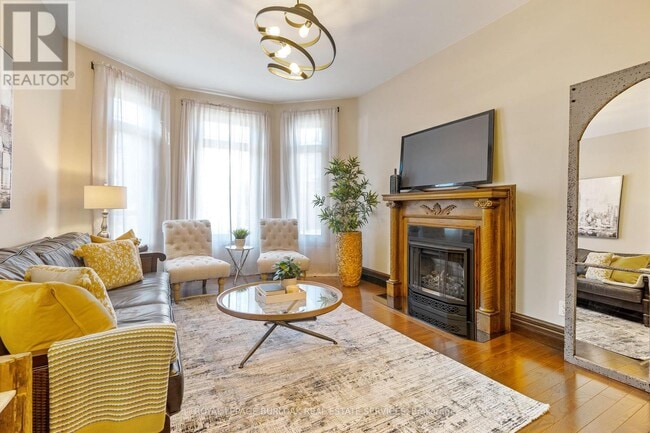 Photo - 107 Catharine St S