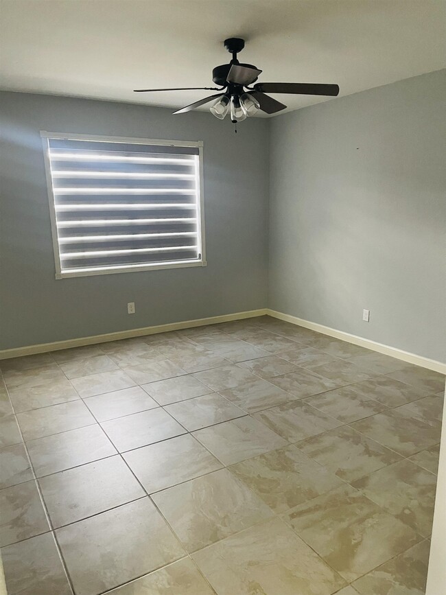 Photo - 1241 Brown Dr
