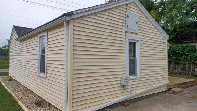 Southwest exterior - 116 Railroad Ave House