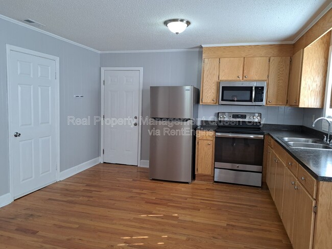 Photo - 112 Miller St