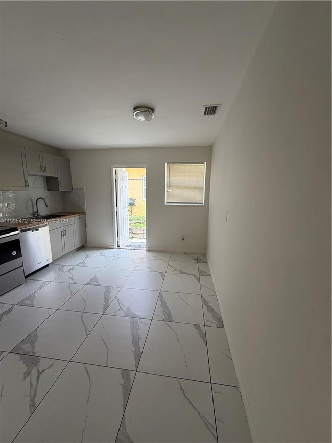 Photo - 2851 NW 15th Ct Unit 1