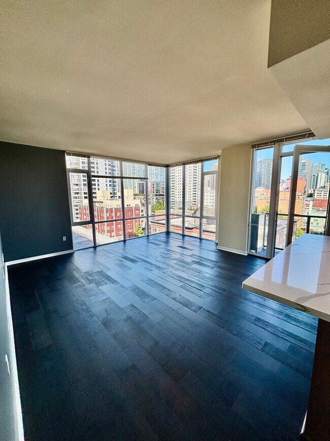Photo - Views Galore, TOP FLOOR PENTHOUSE!!!