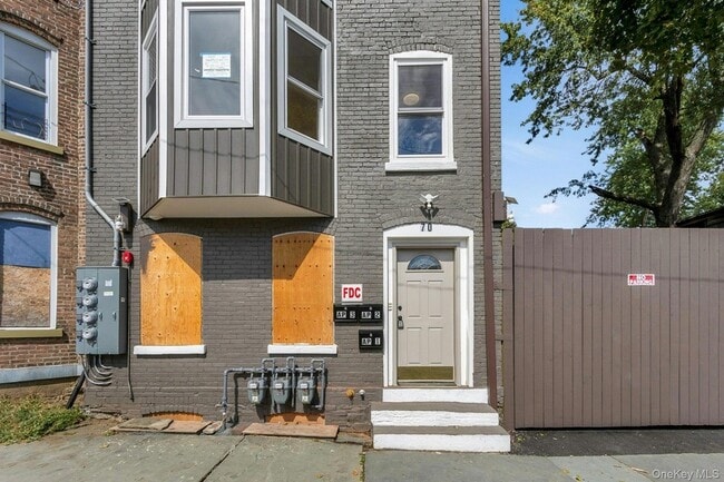 Photo - 70 Van Ness St