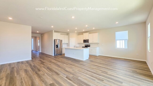 Photo - BRAND NEW BUILD! 4 bedroom/2.5 BATH HOME IN SILVERSTONE NORTH-PALMETTO! AVAILABLE NOW!