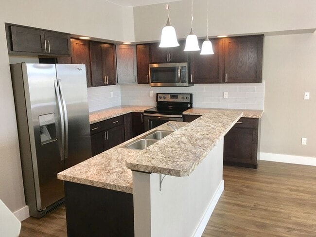Building Photo - 926 Rosa Way