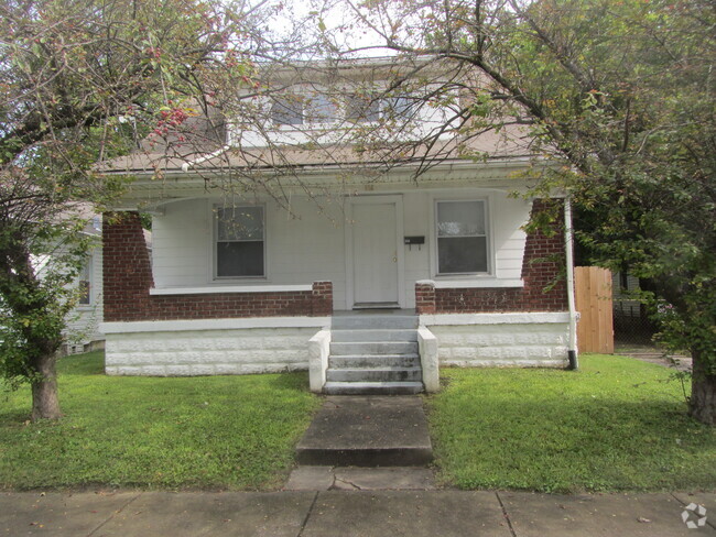 Building Photo - 161 Gillette Ave Rental