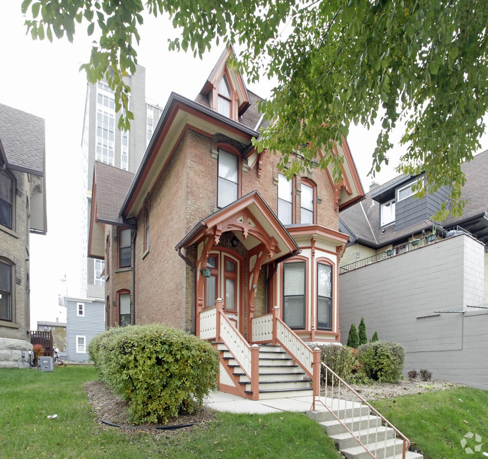 Photo - 1708 N Farwell Ave Unit Upper