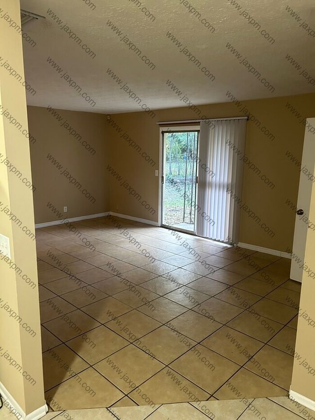 Photo - 3/2 Westside home with large yard