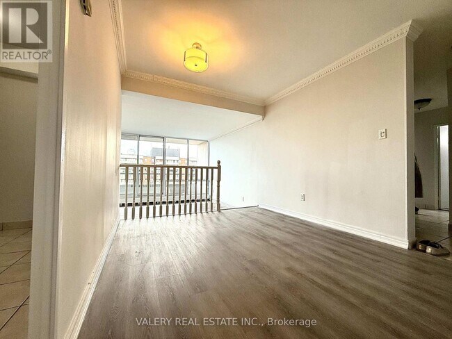 Photo - 25 Four Winds Dr Unit 906