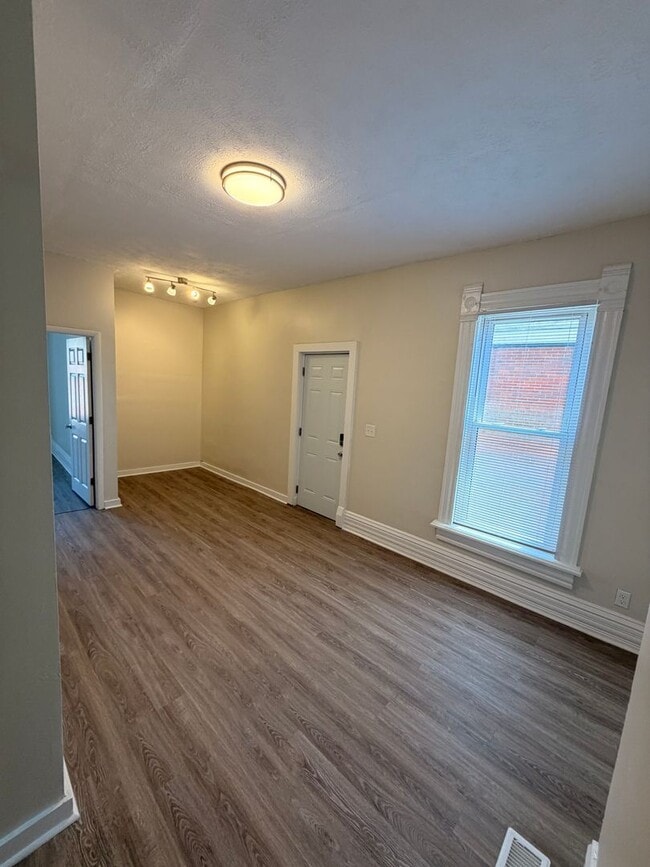 Photo - COMPLETELY UPDATED!! 2 bed/1 bath Close to Wexner Medical Center! Unit 133.5