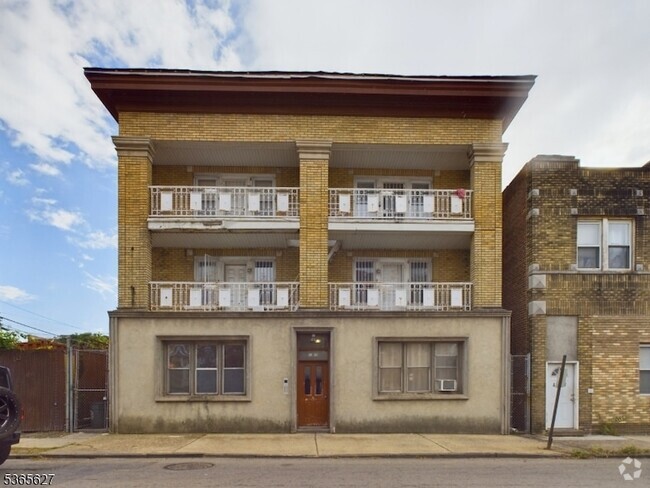 Building Photo - 413-15 Dodd St Rental