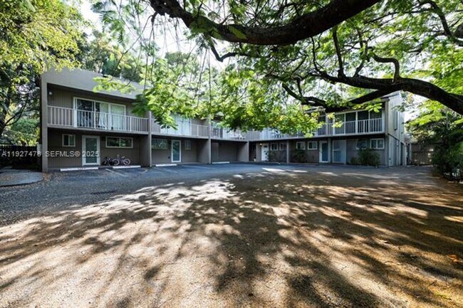 Photo - 3028 Center St