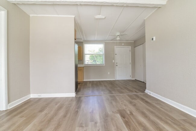 Photo - 542 Colonnades Cove