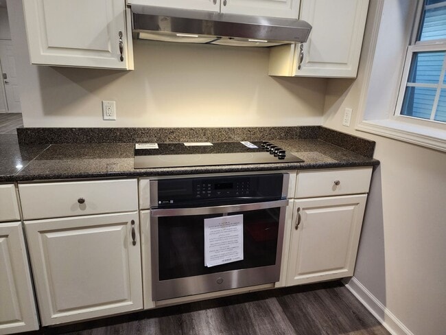 Photo - 4 Bed / 3 bath Downtown Jonesboro